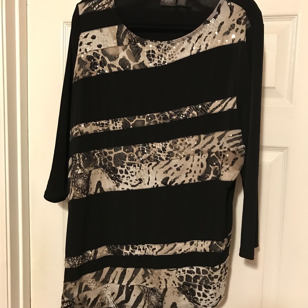 Chicos Travelers size 3 black/animal print tunic